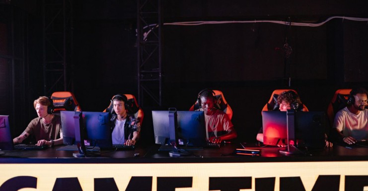 The Human Stories That Give Online Gaming Its Meaning